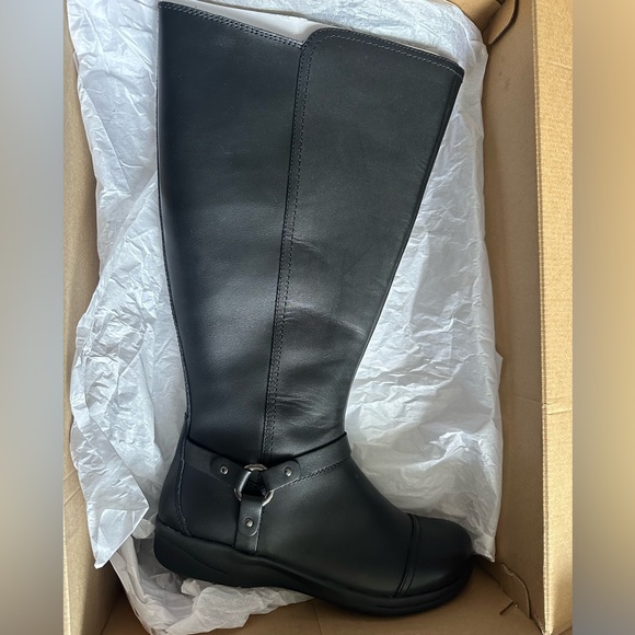 clarks cheyn lindie black leather boots - Picture 6 of 8